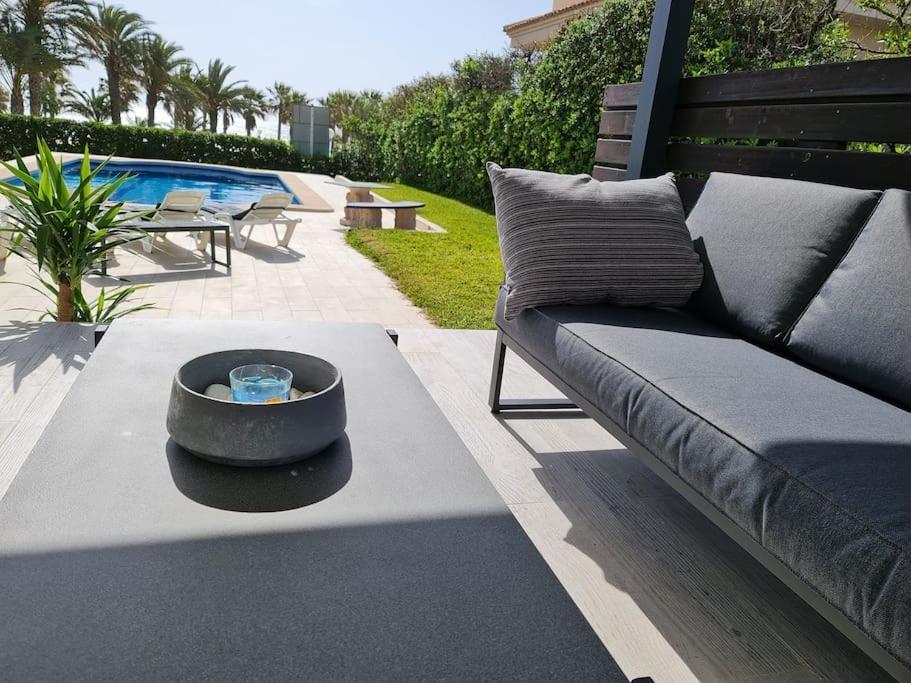 Villa On The Beach Playa Flamenca Орихуела Екстериор снимка