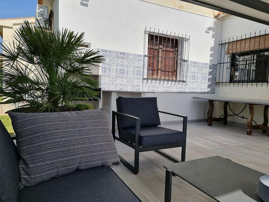 Villa On The Beach Playa Flamenca Орихуела Екстериор снимка